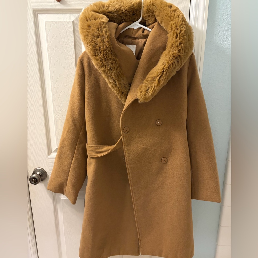 Women’s H&M tan coat size medium with buttons and belt tie featuring hood